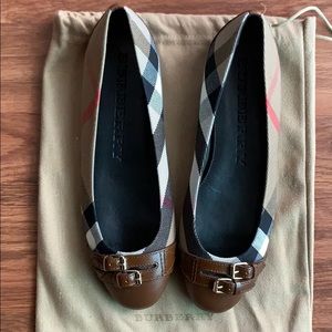 New Burberry shoes 3 tones Size 38 1/2